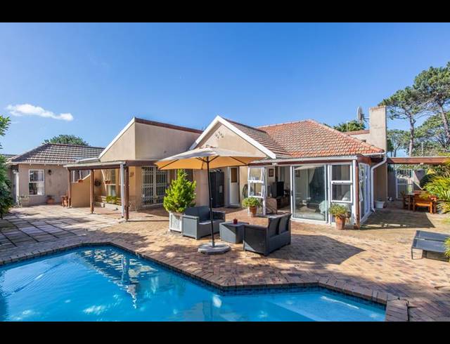 5 BEDROOM HOUSE FOR SALE IN MEADOWRIDGE